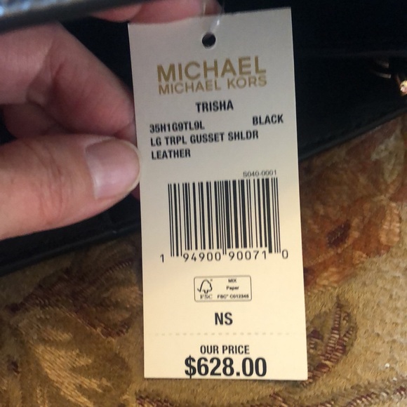 Trisha bag; Michael Kors new w/ tags large shoulder bag 3 compartments - Picture 5 of 12
